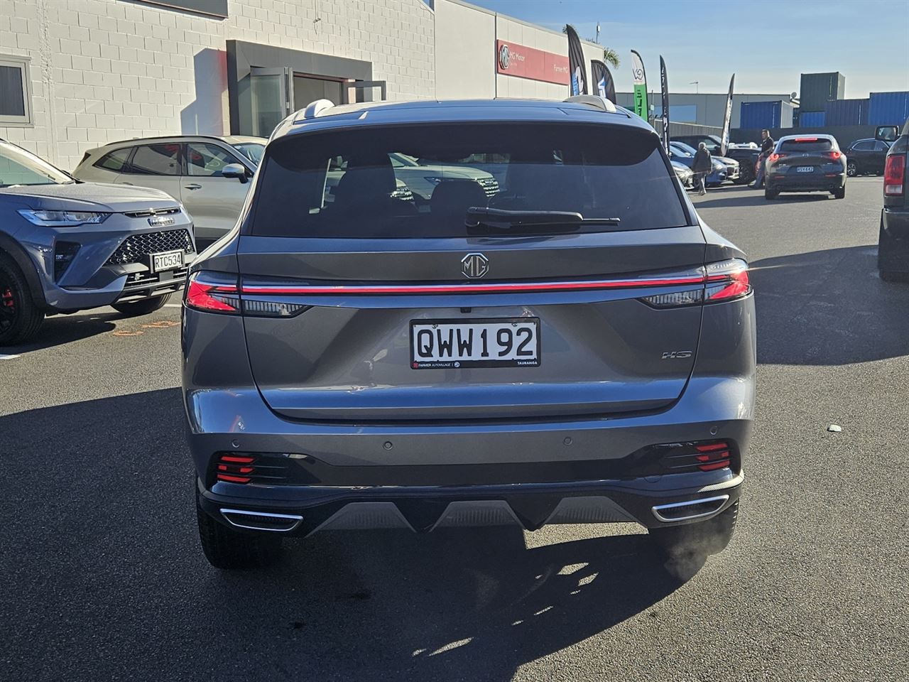 Vehicle image 4