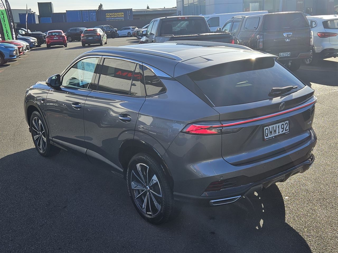 Vehicle image 5
