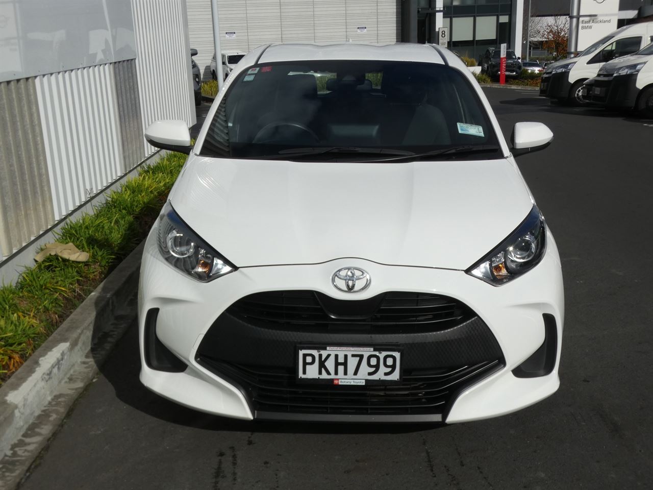 Vehicle image 3