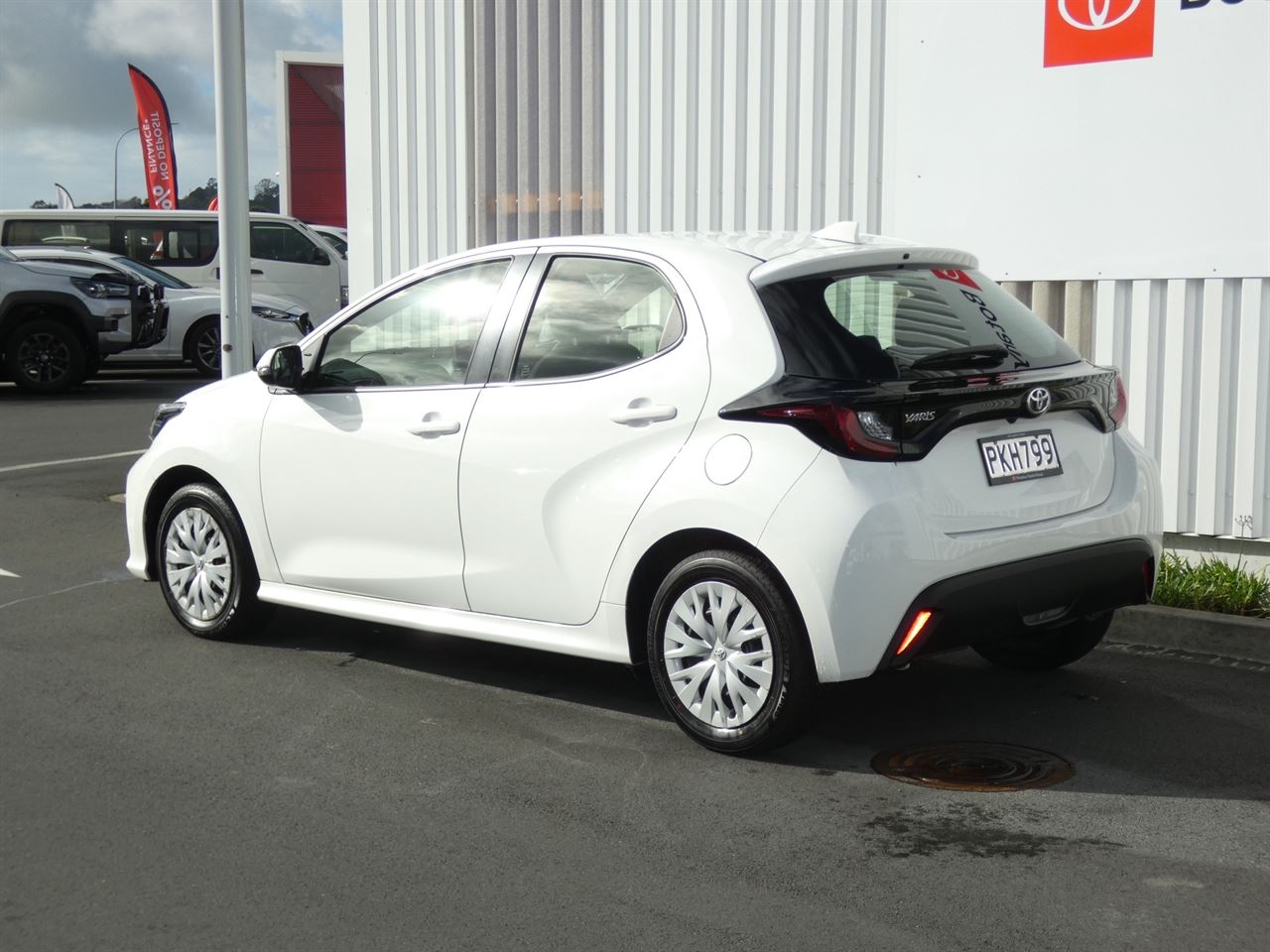 Vehicle image 5