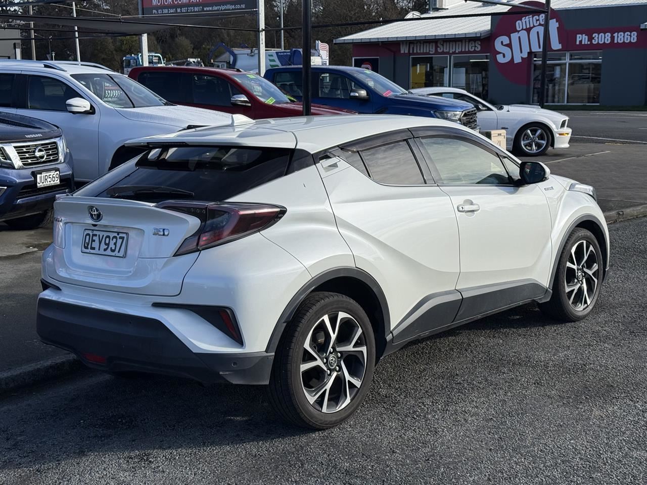 Vehicle image 5