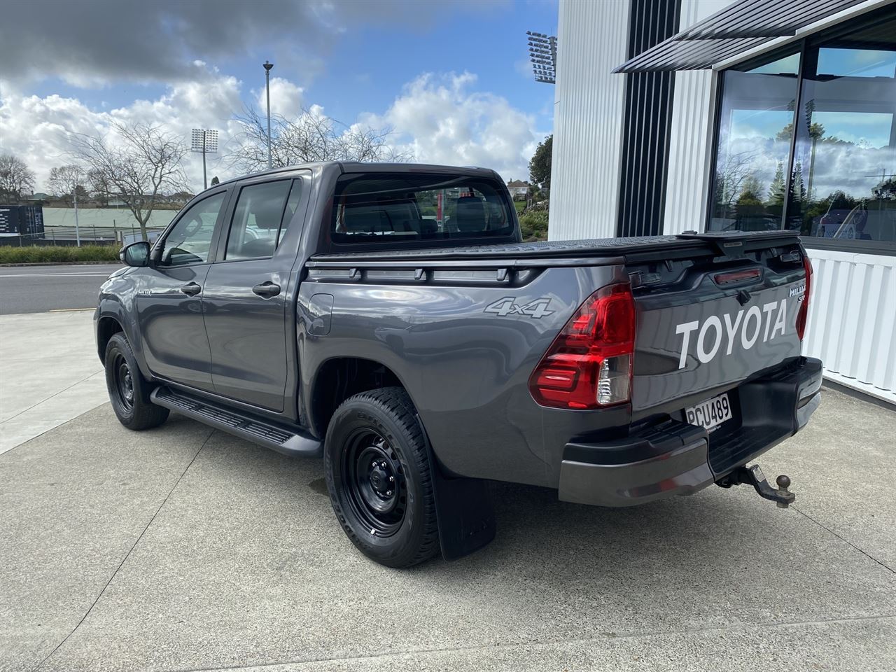 Vehicle image 3
