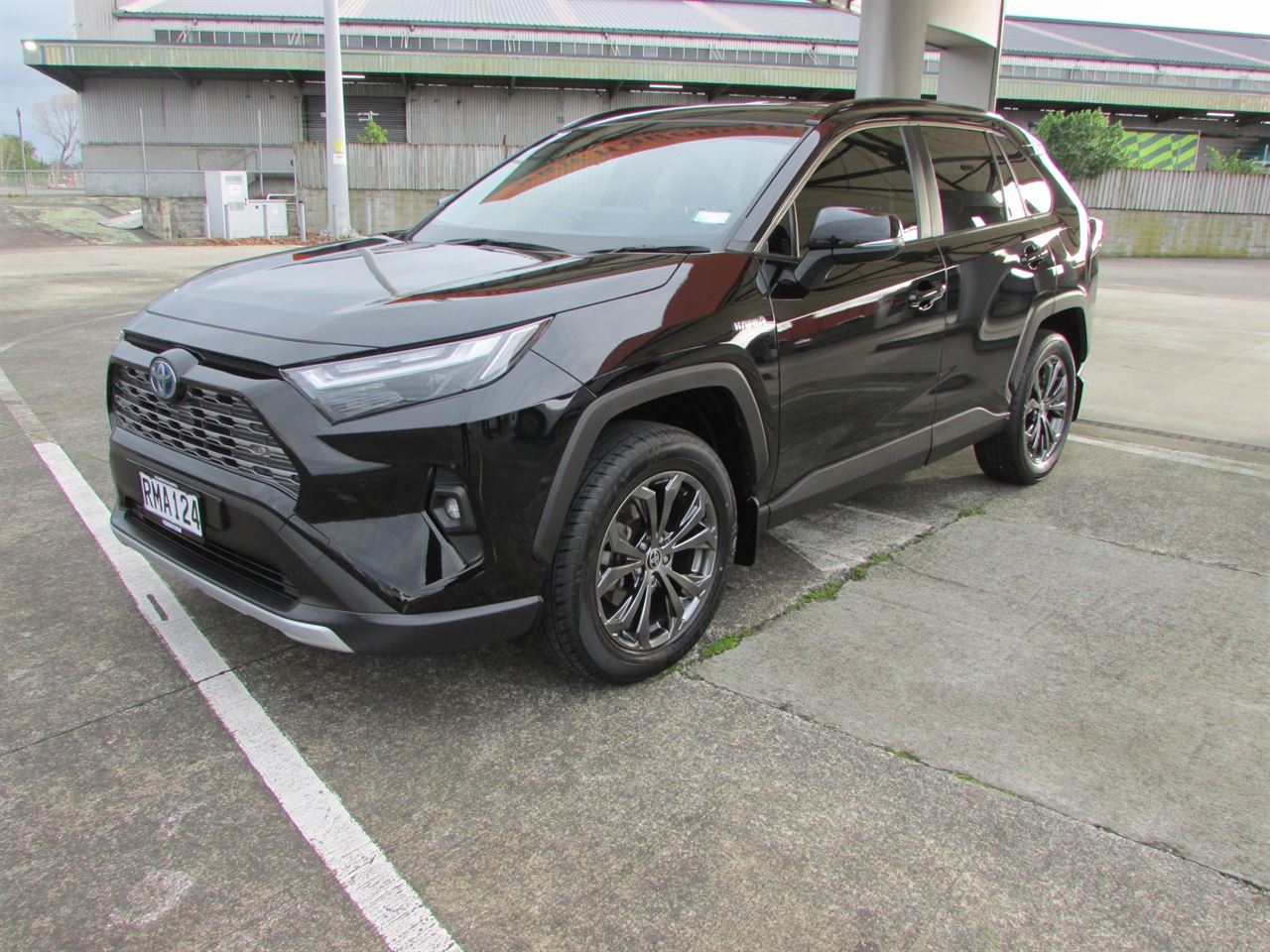 Vehicle image 4