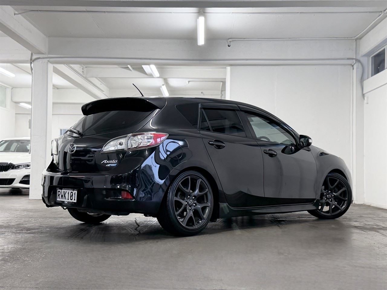 Vehicle image 3