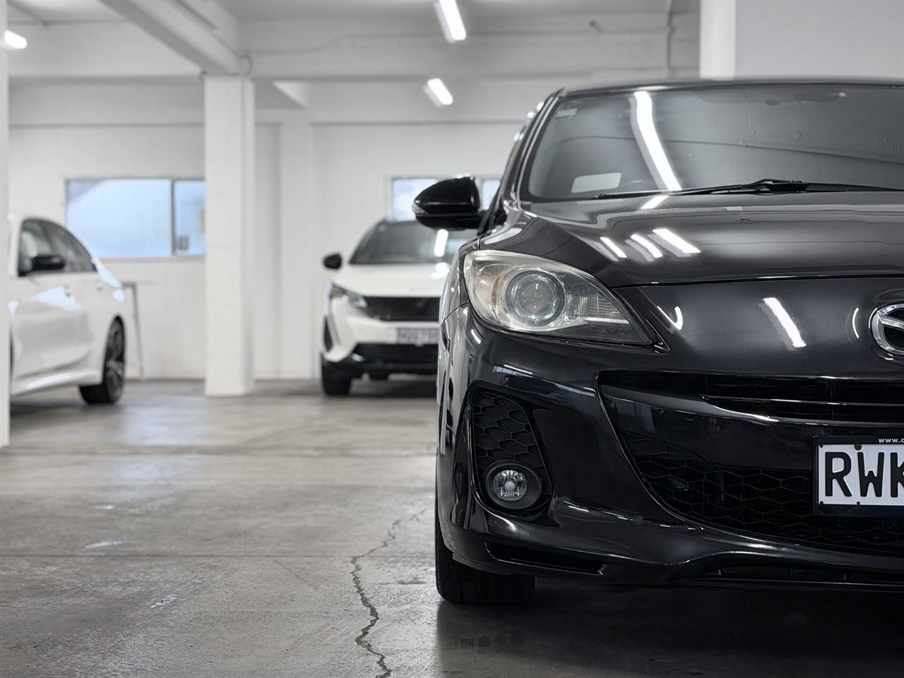 Vehicle image 5