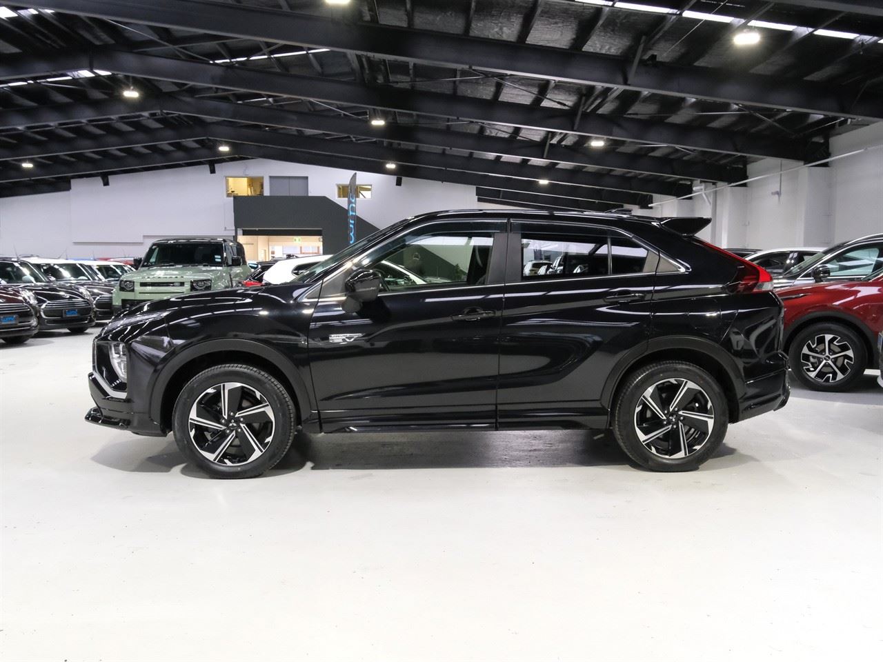 Vehicle image 5