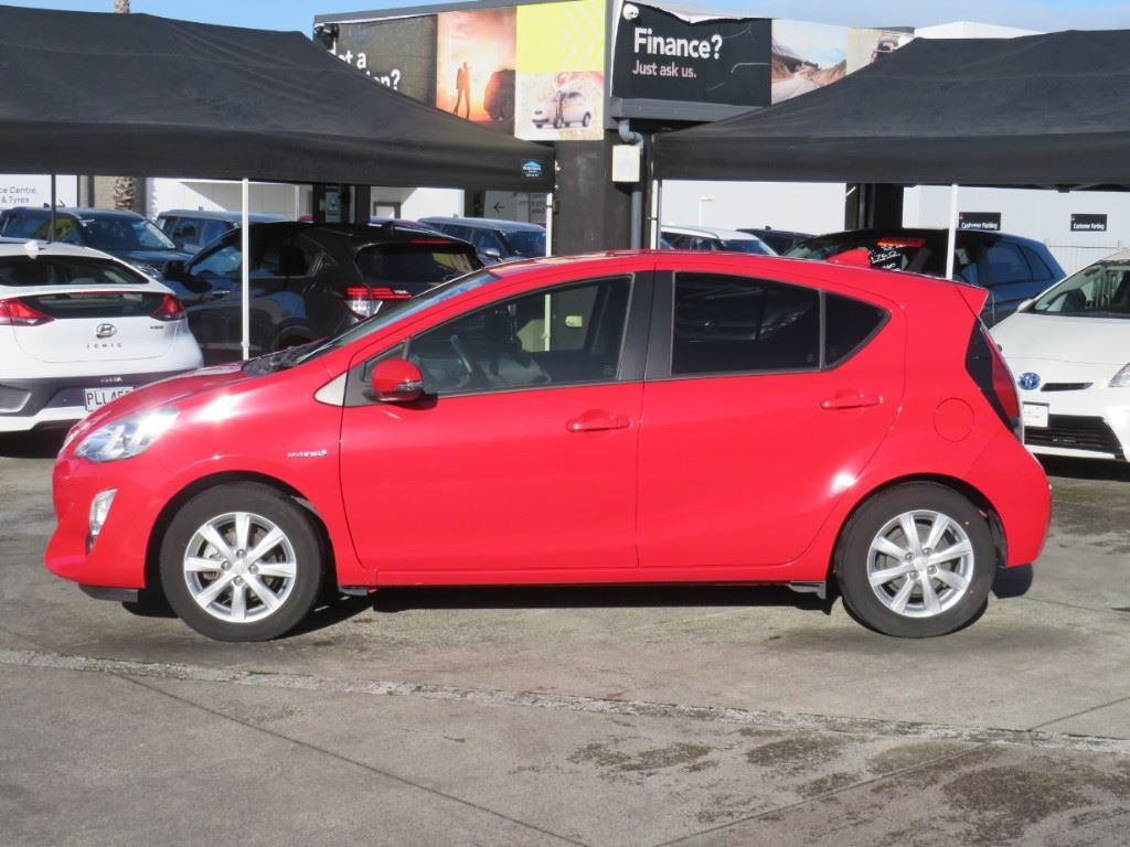 Vehicle image 4