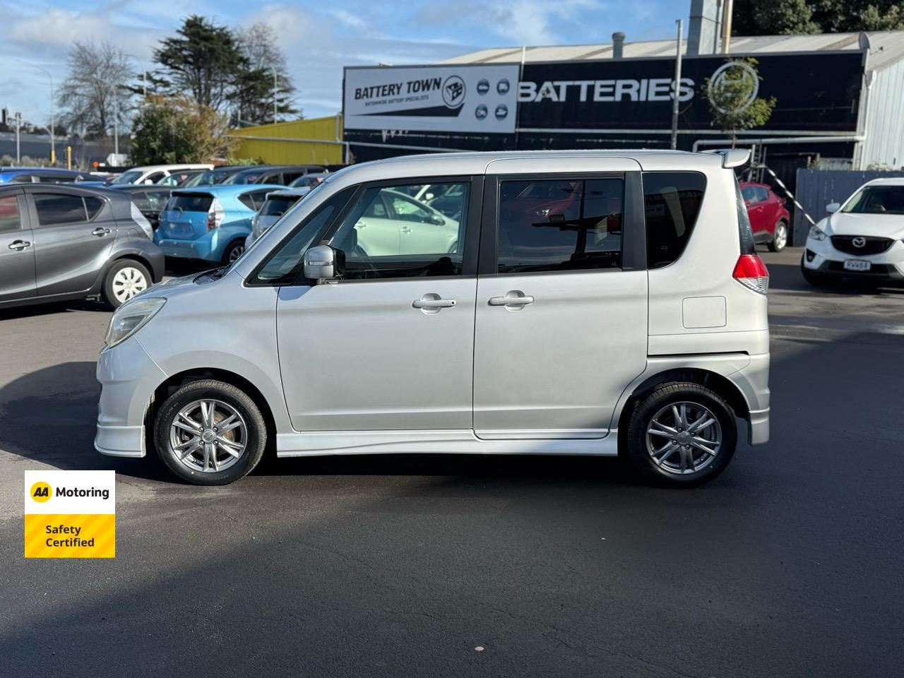 Vehicle image 5