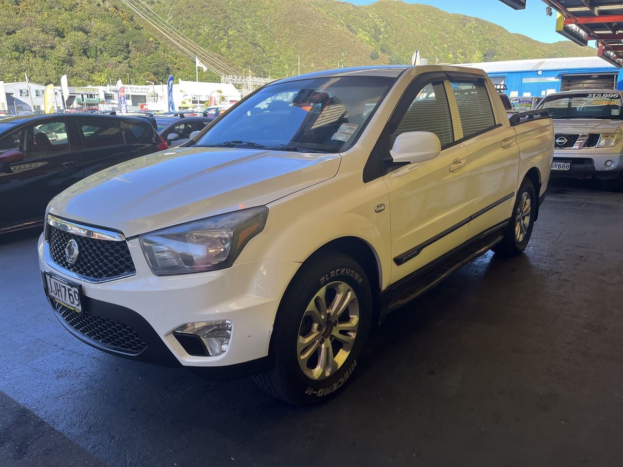 Vehicle image 3