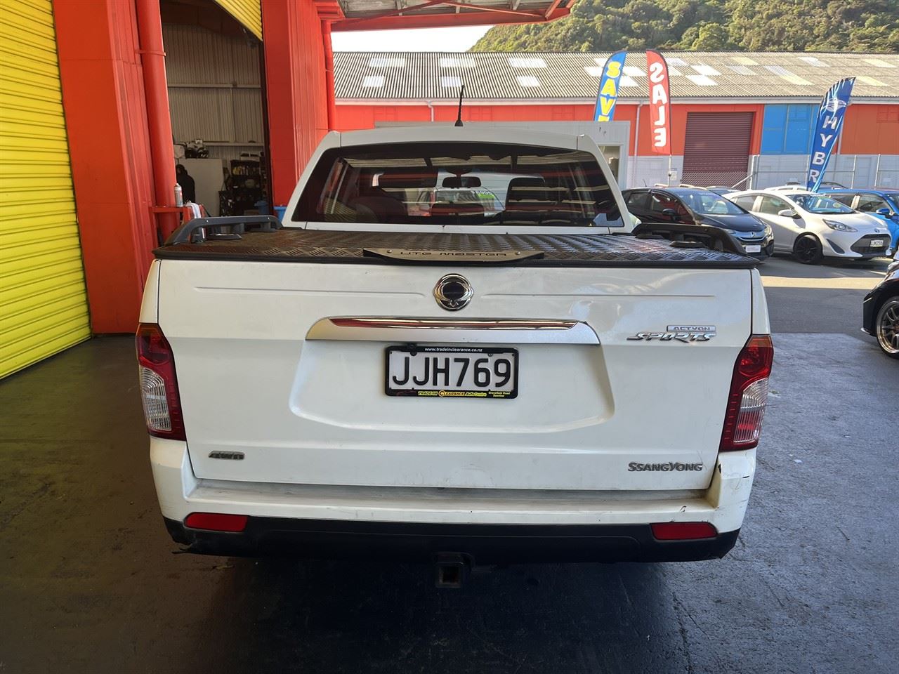 Vehicle image 5