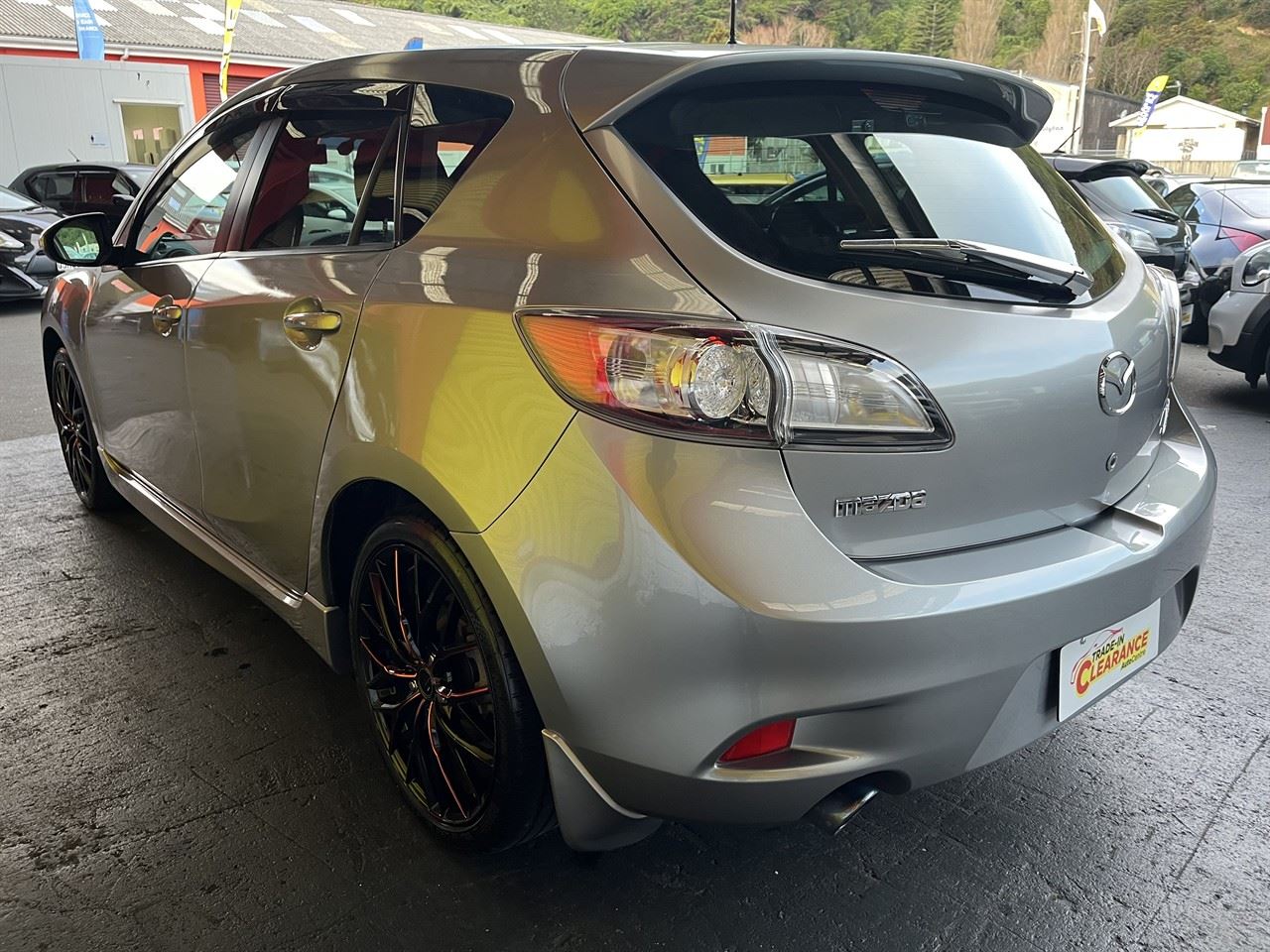 Vehicle image 4