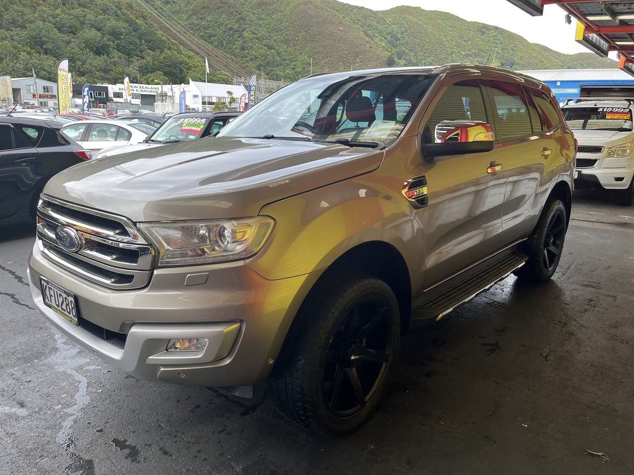 Vehicle image 3