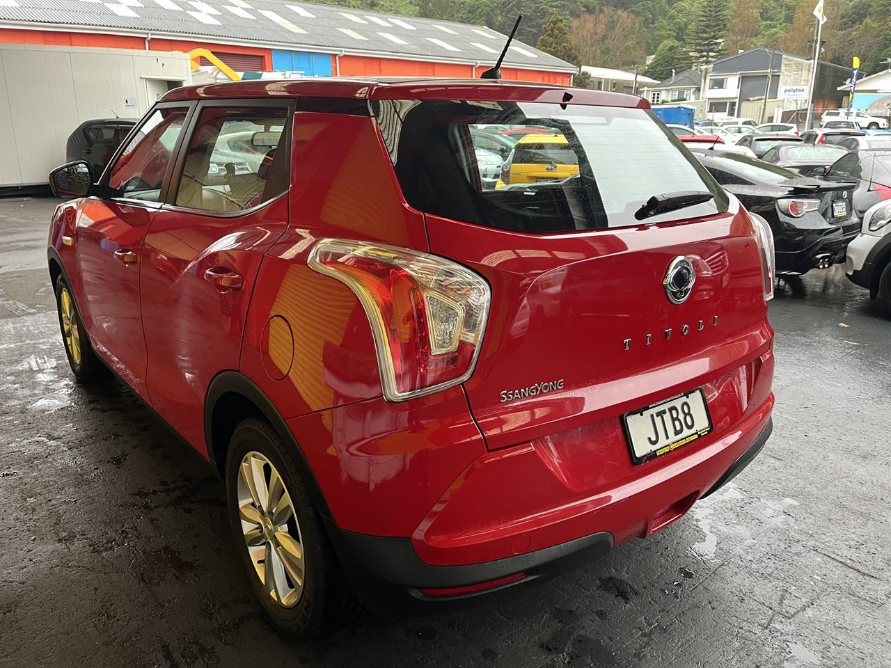 Vehicle image 4