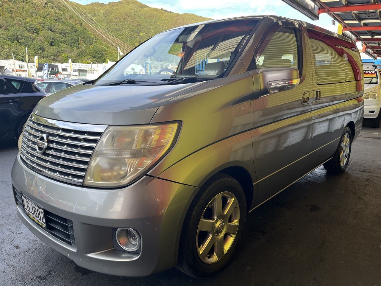 Vehicle image 3