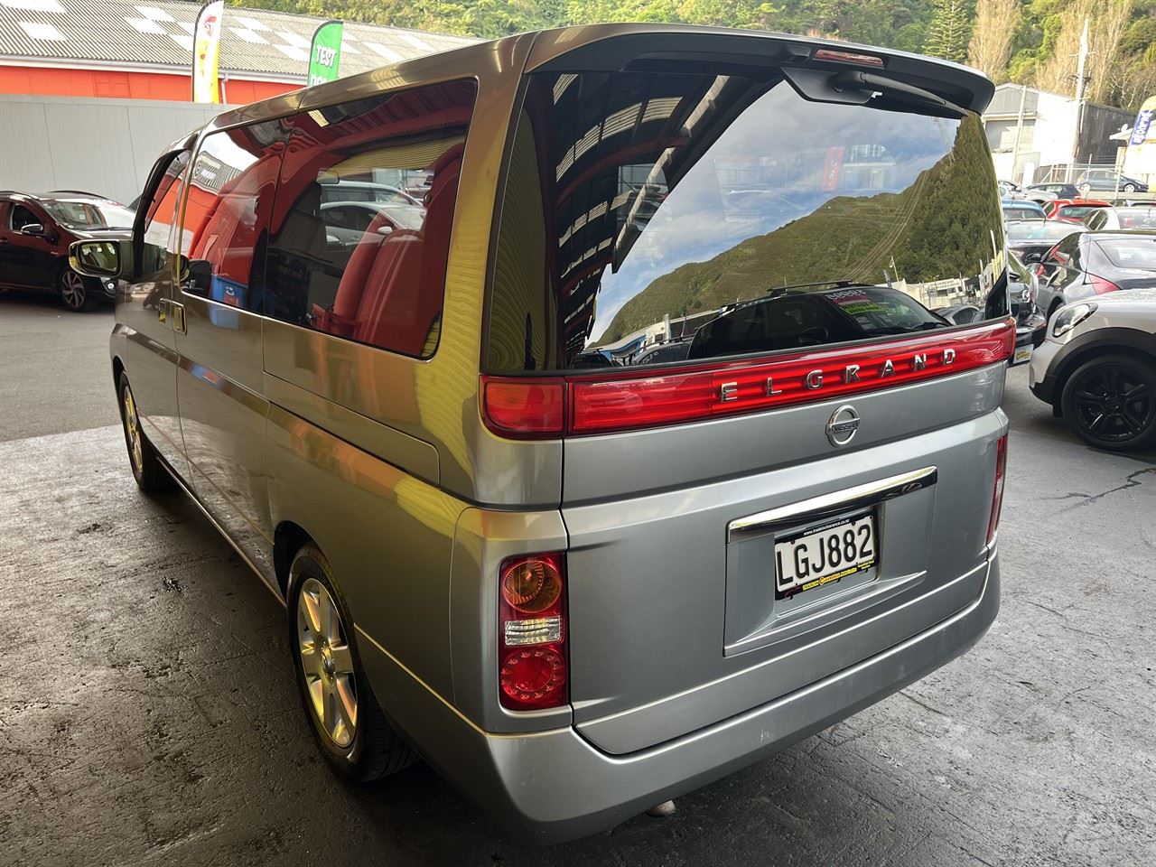 Vehicle image 4