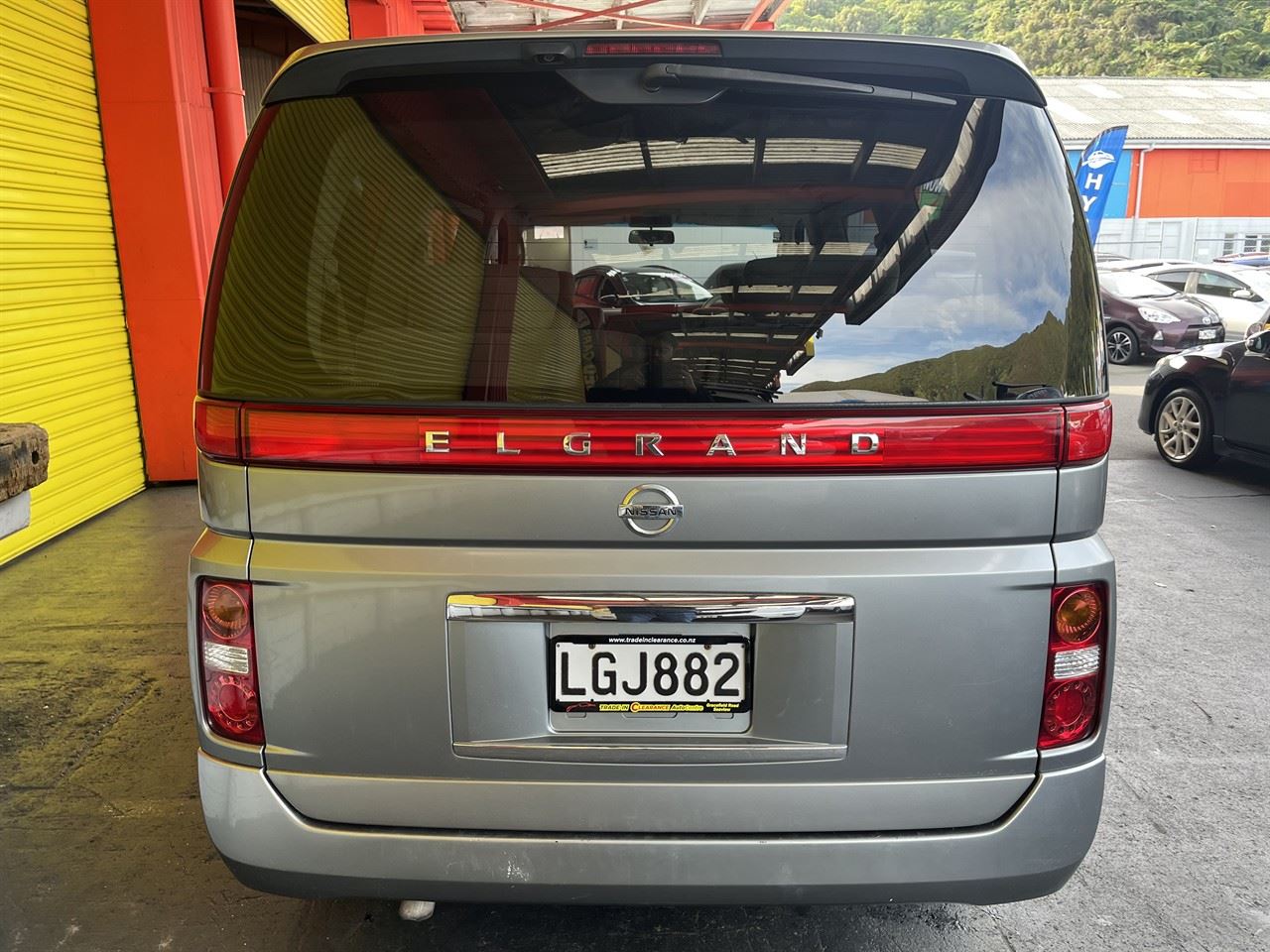 Vehicle image 5