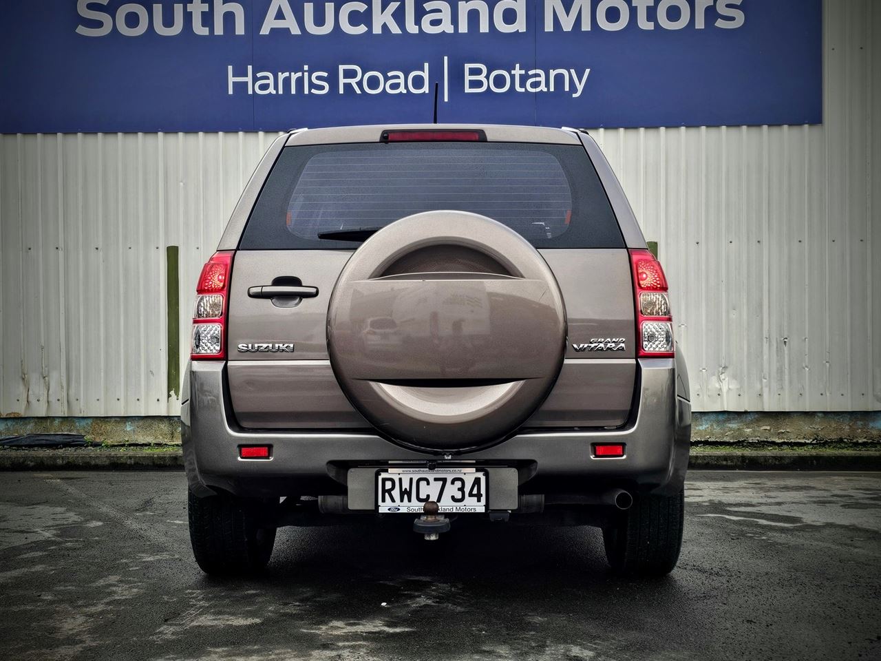 Vehicle image 5