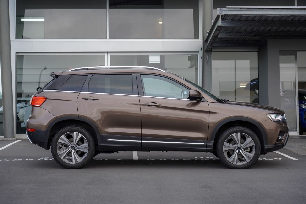 Vehicle image 3