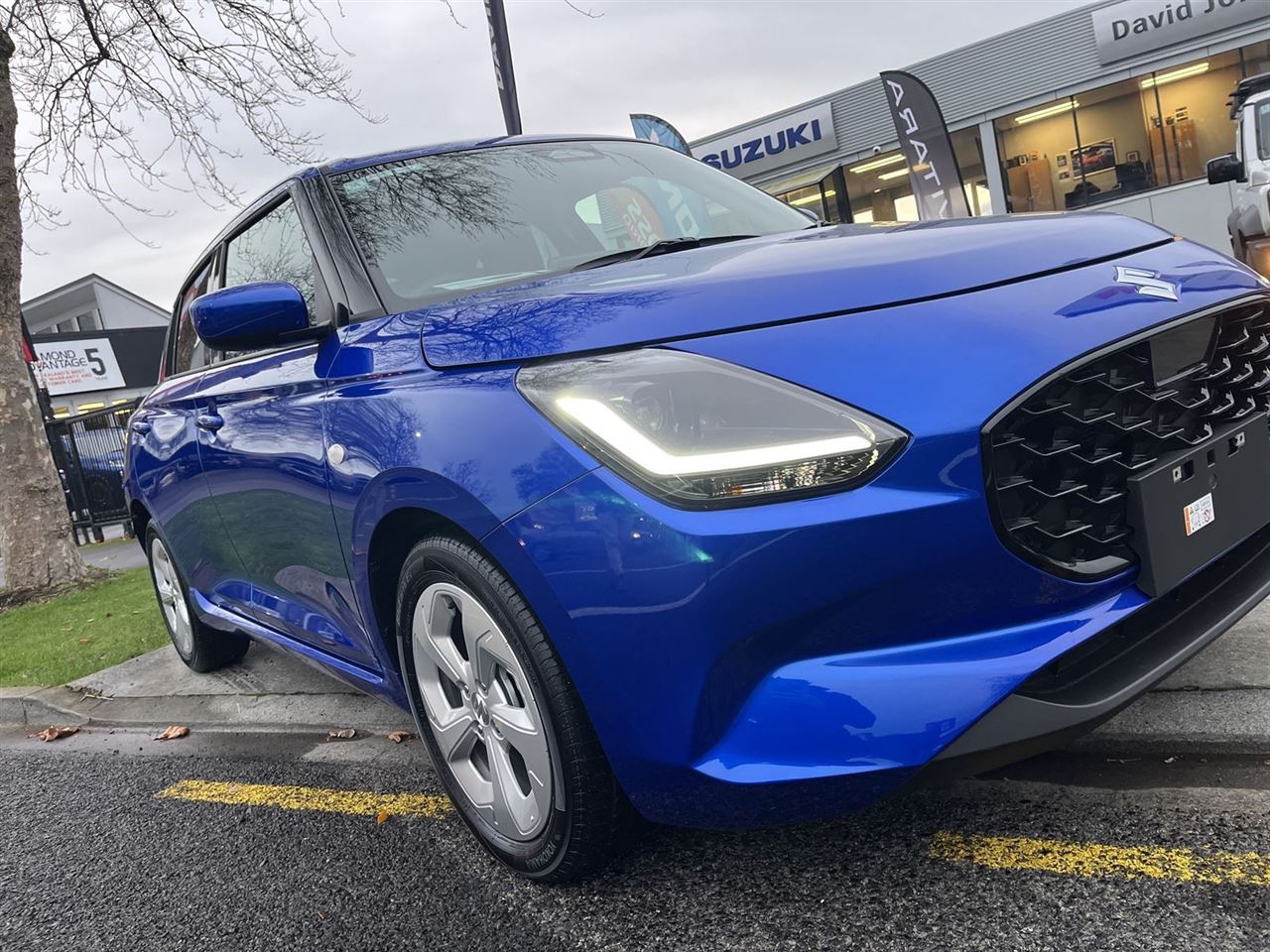 Vehicle image 3