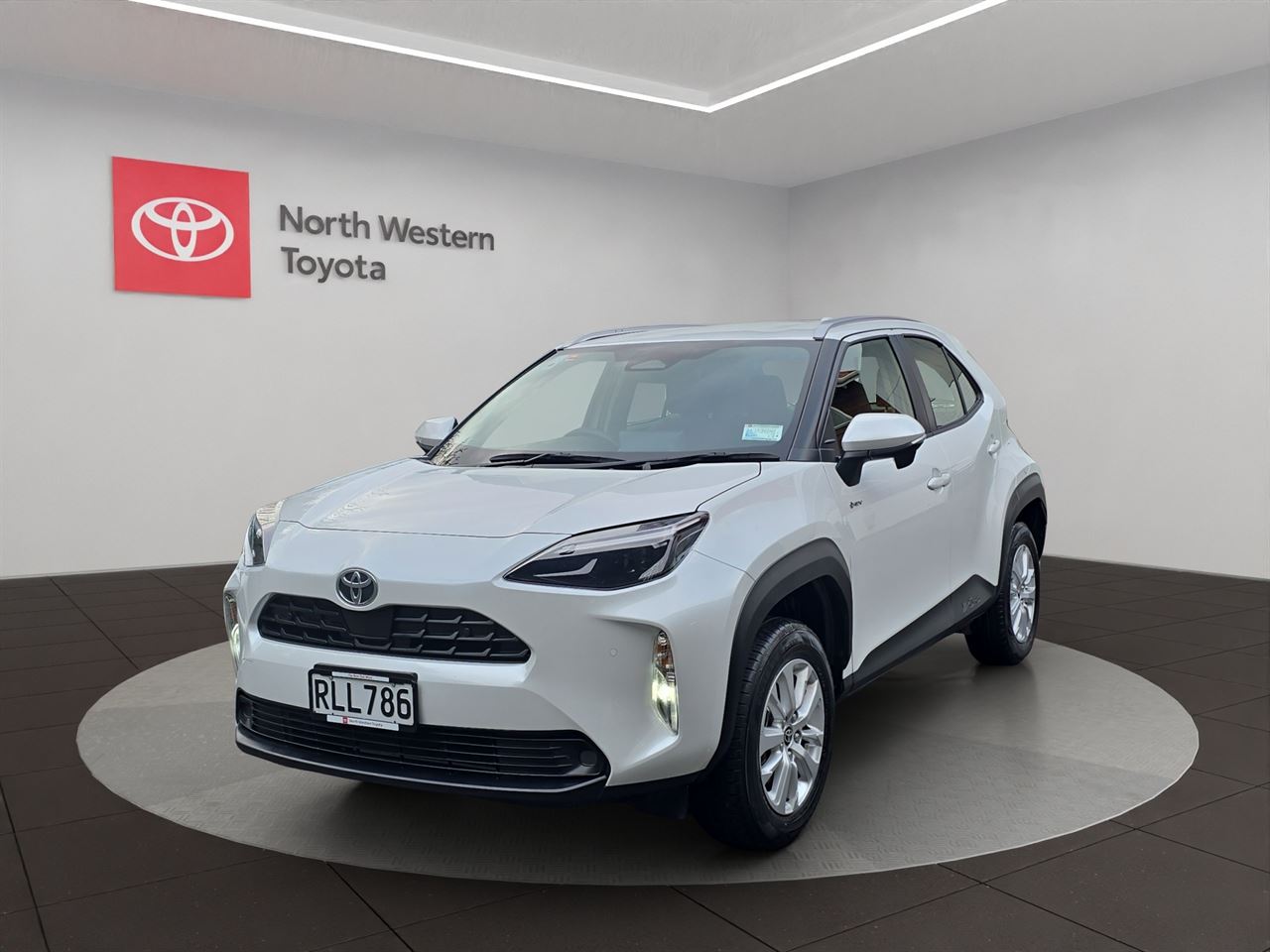 Vehicle image 3