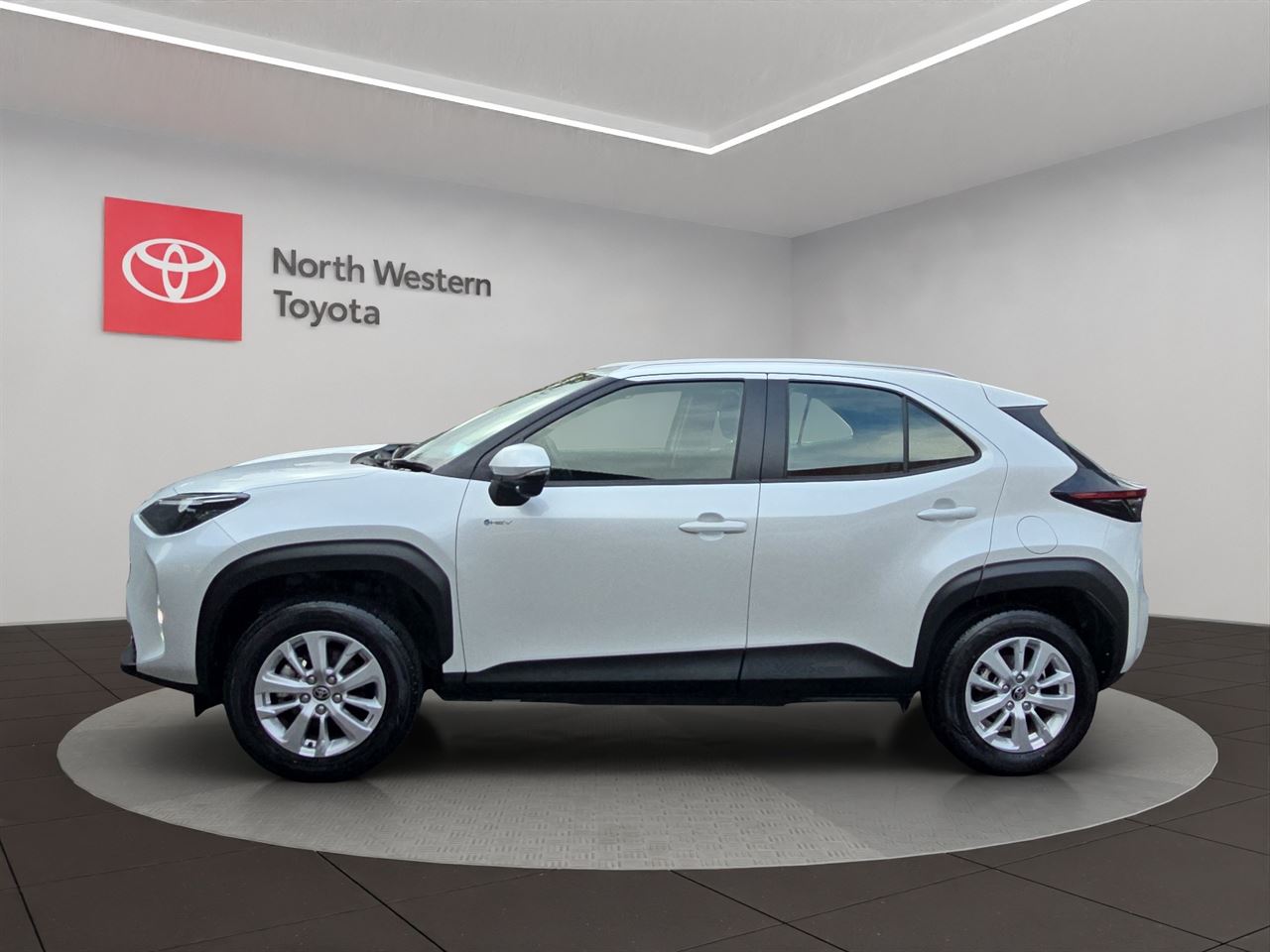 Vehicle image 4