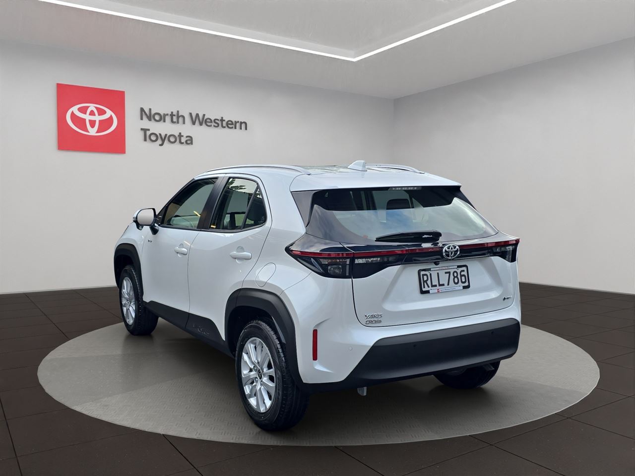 Vehicle image 5