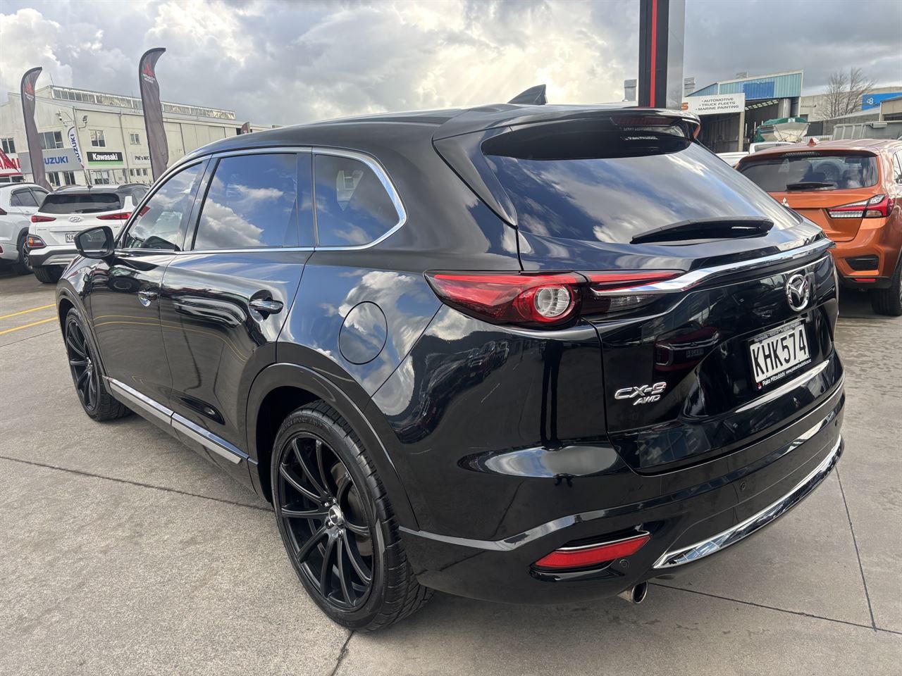Vehicle image 5