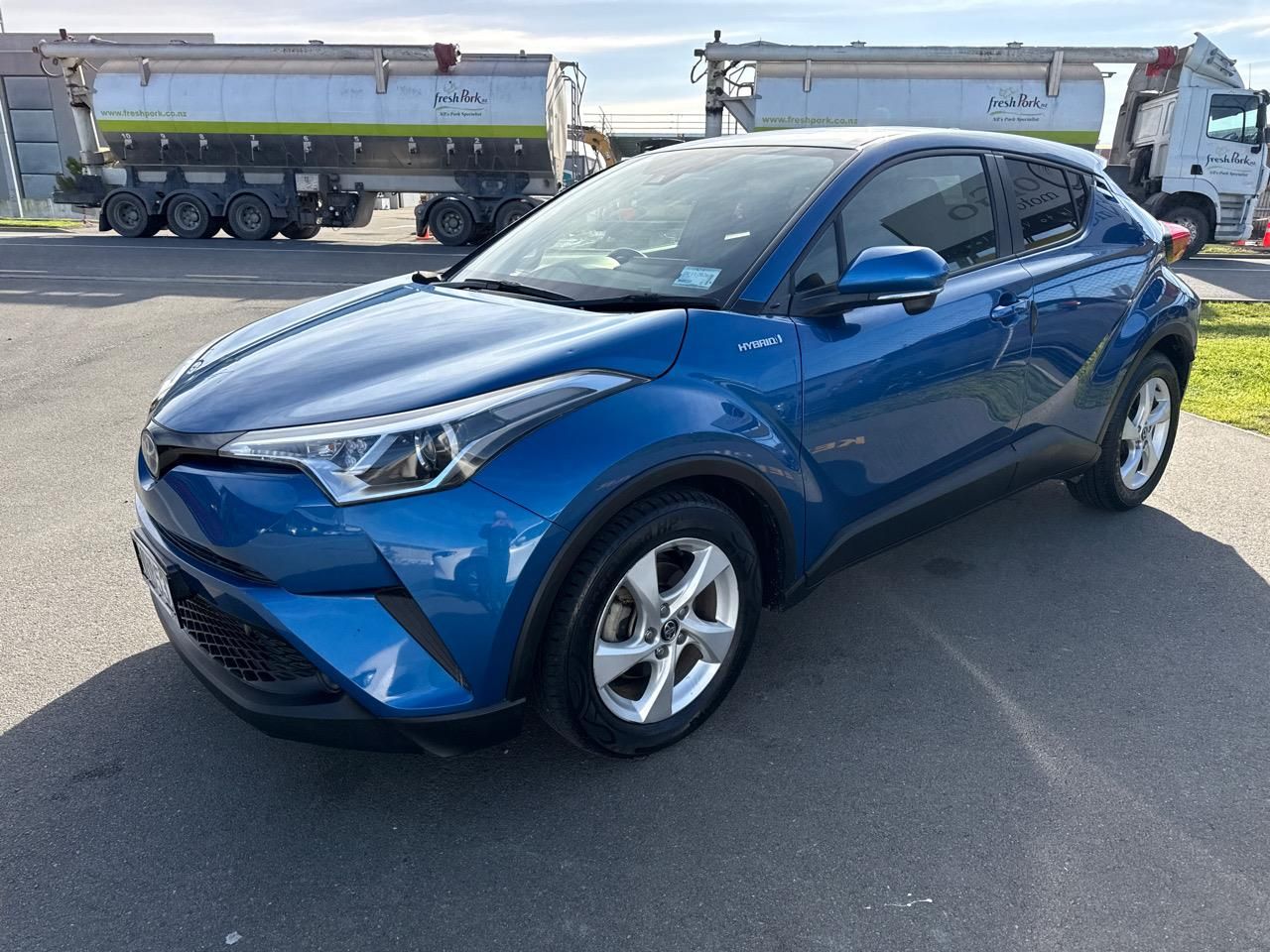 Vehicle image 4