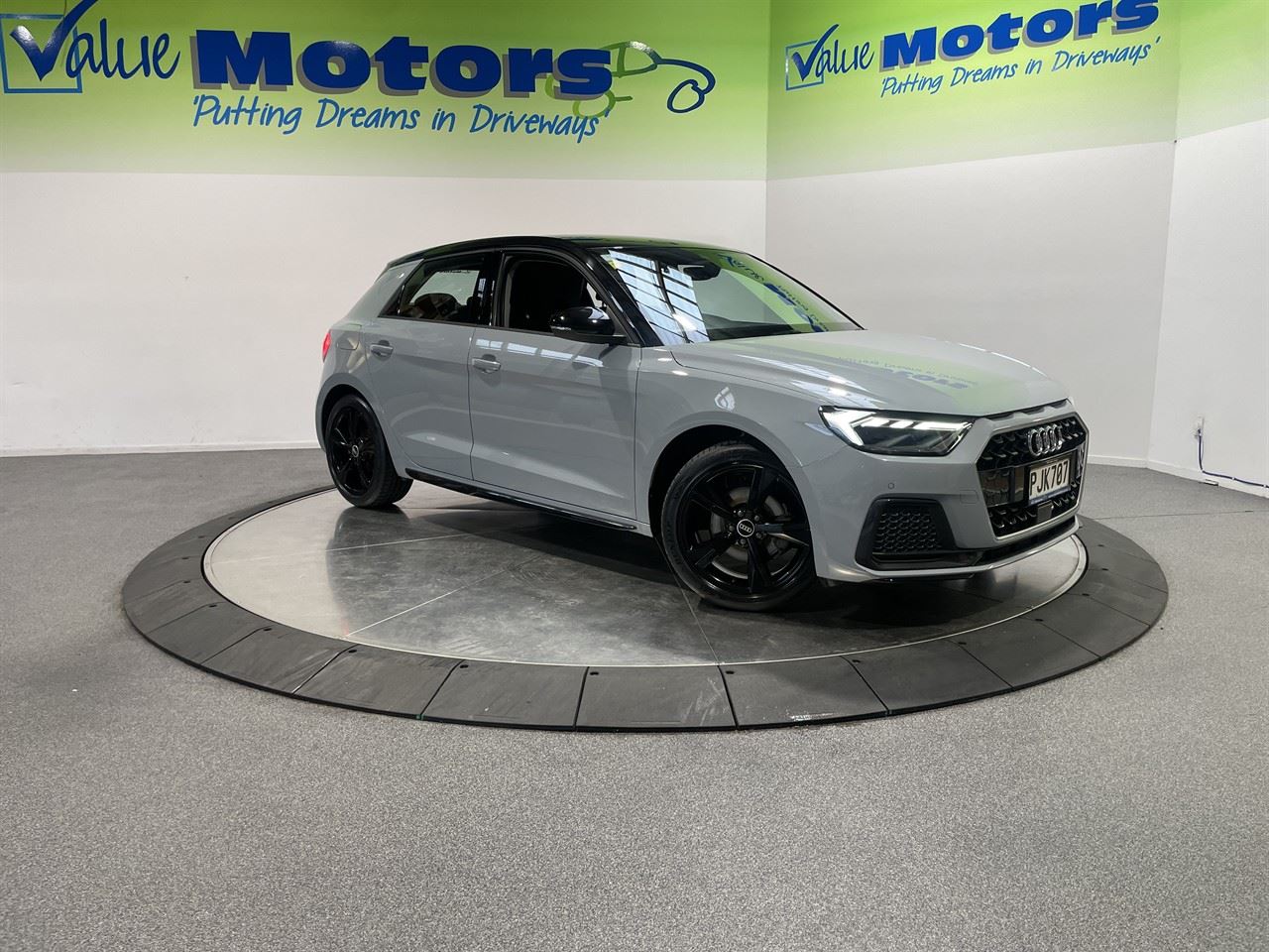 Vehicle image 1