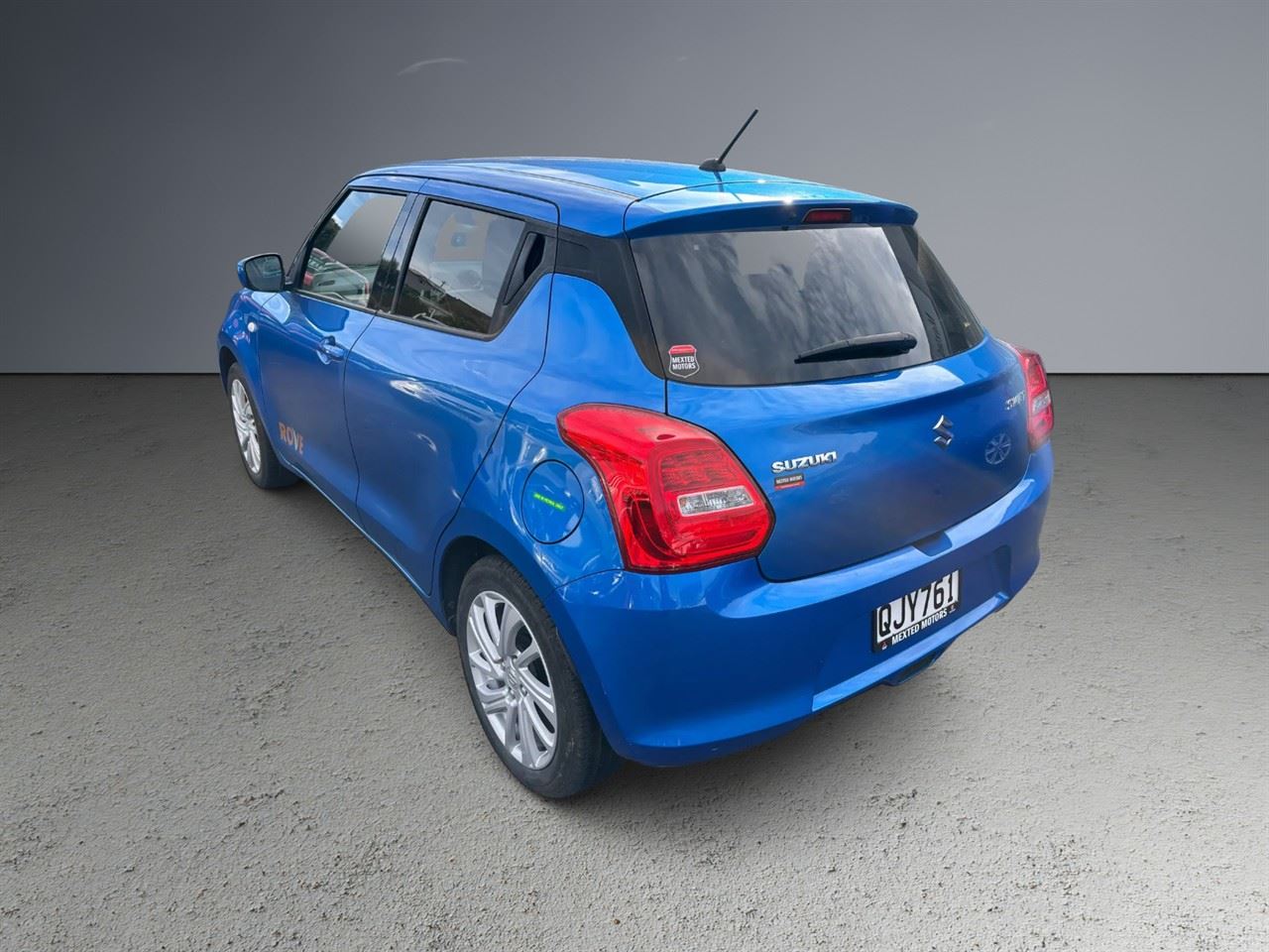 Vehicle image 4