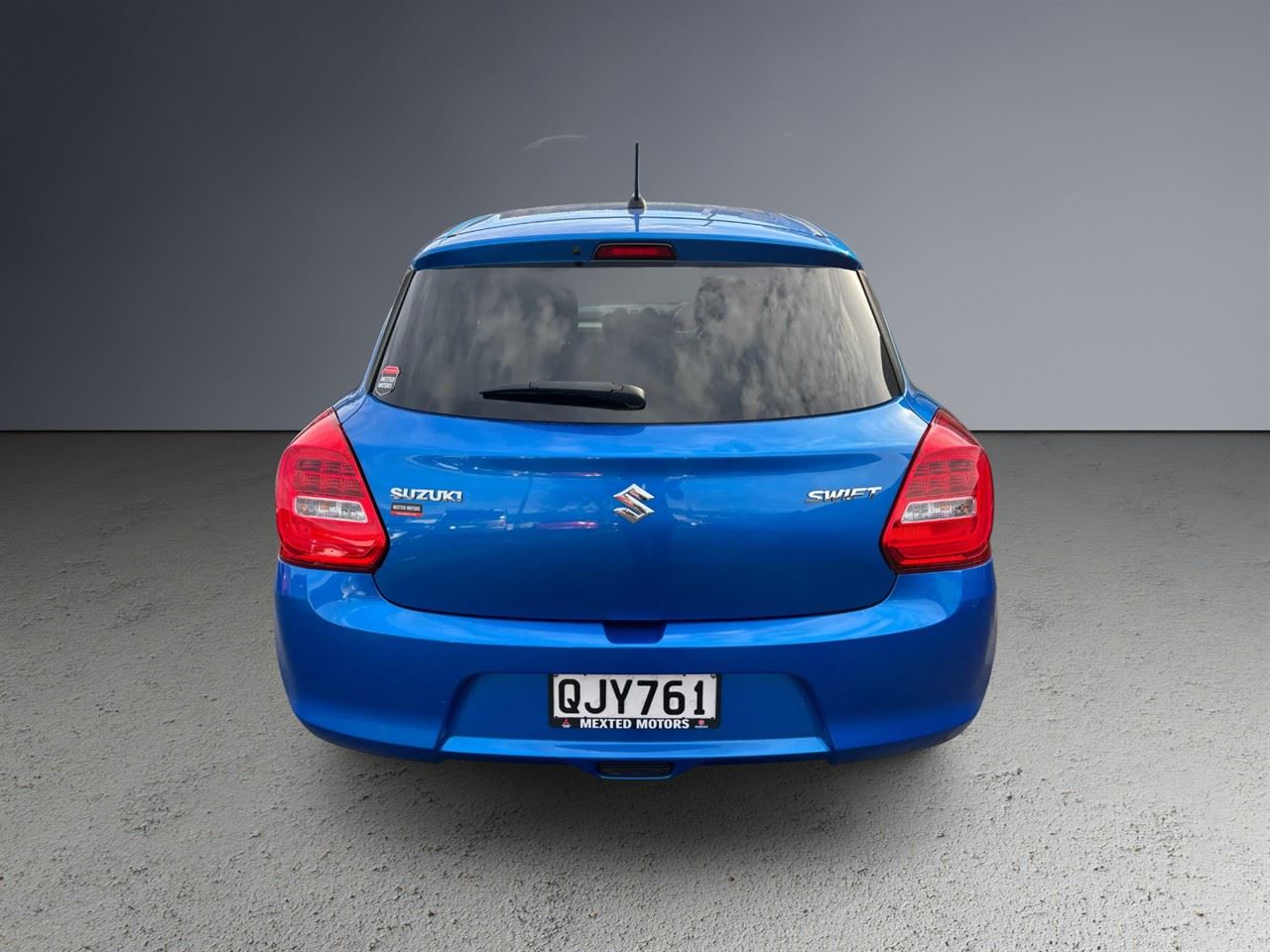 Vehicle image 5