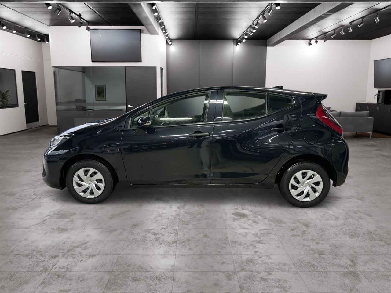 Vehicle image 3
