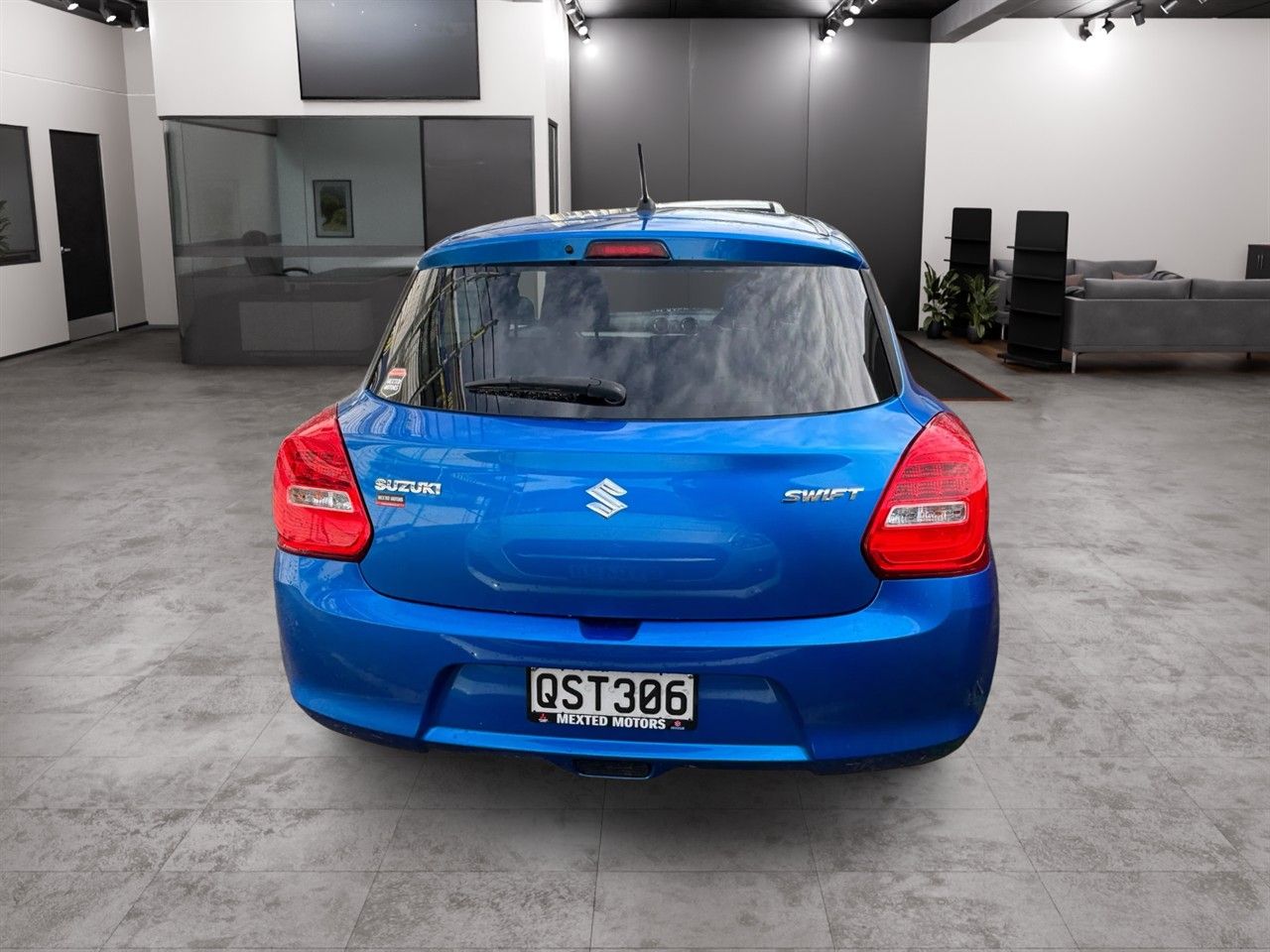 Vehicle image 5