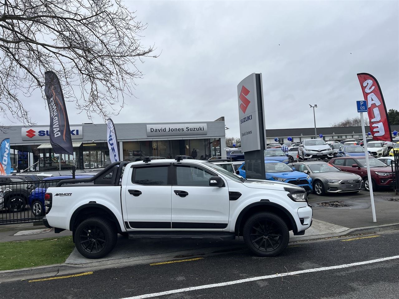 Vehicle image 4