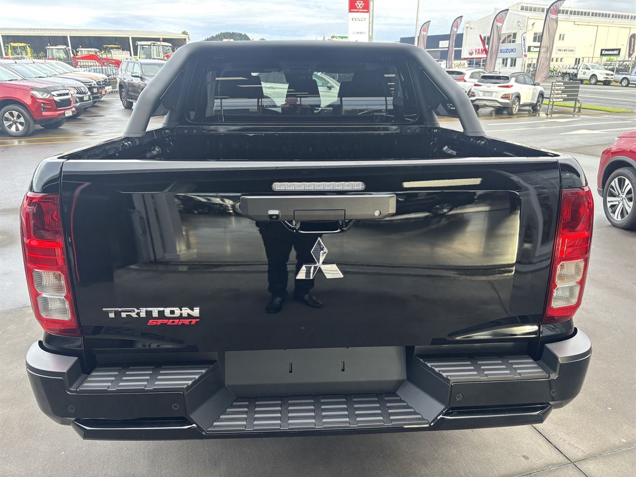 Vehicle image 4