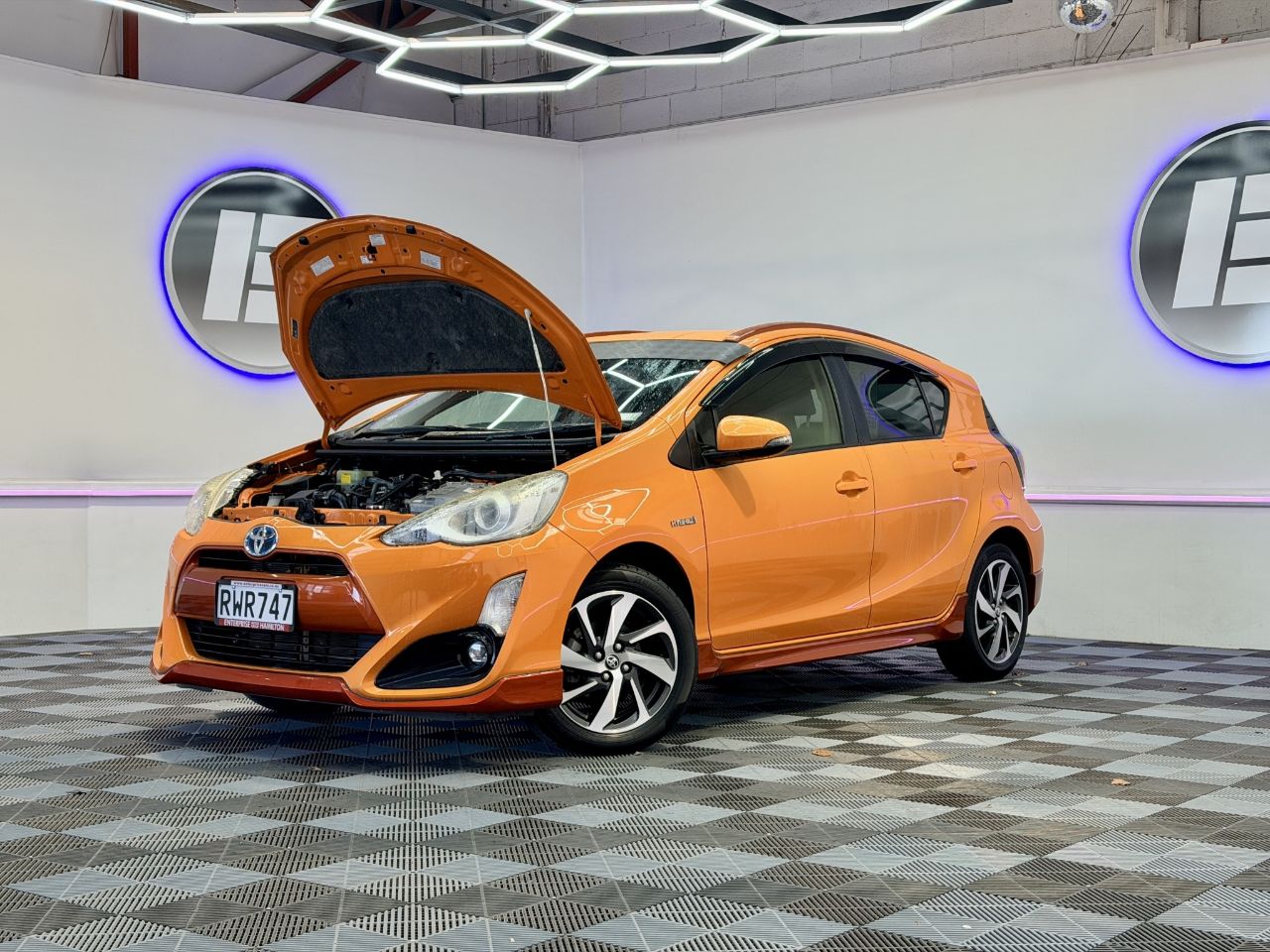 Vehicle image 3