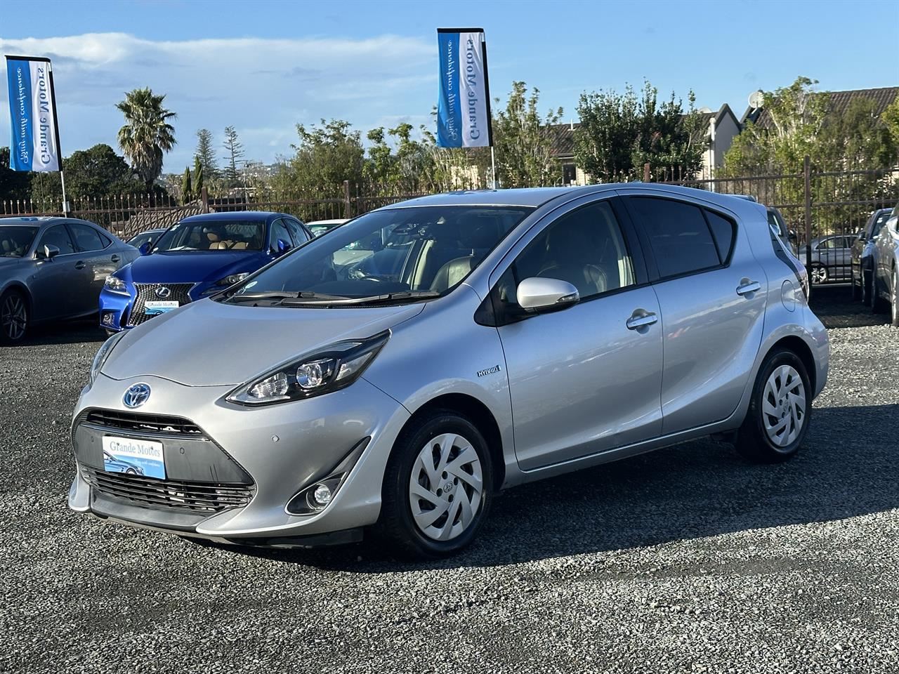 Vehicle image 3