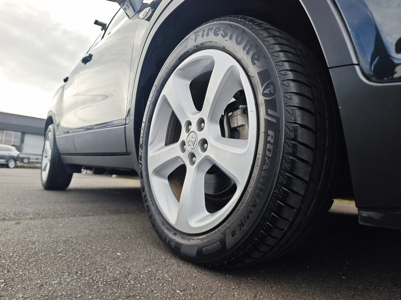 Vehicle image 4