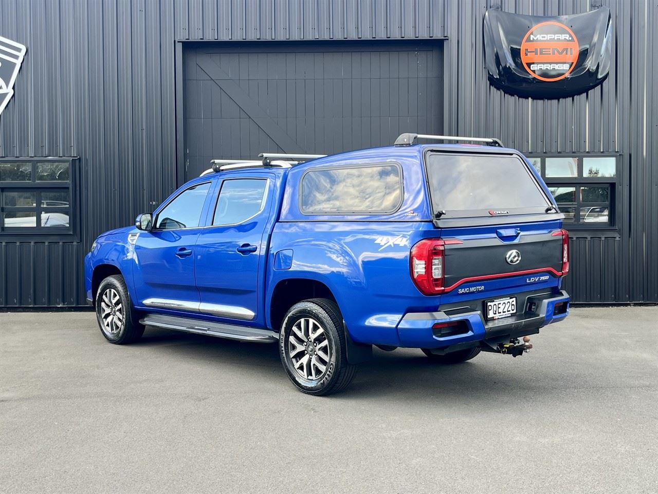 Vehicle image 5