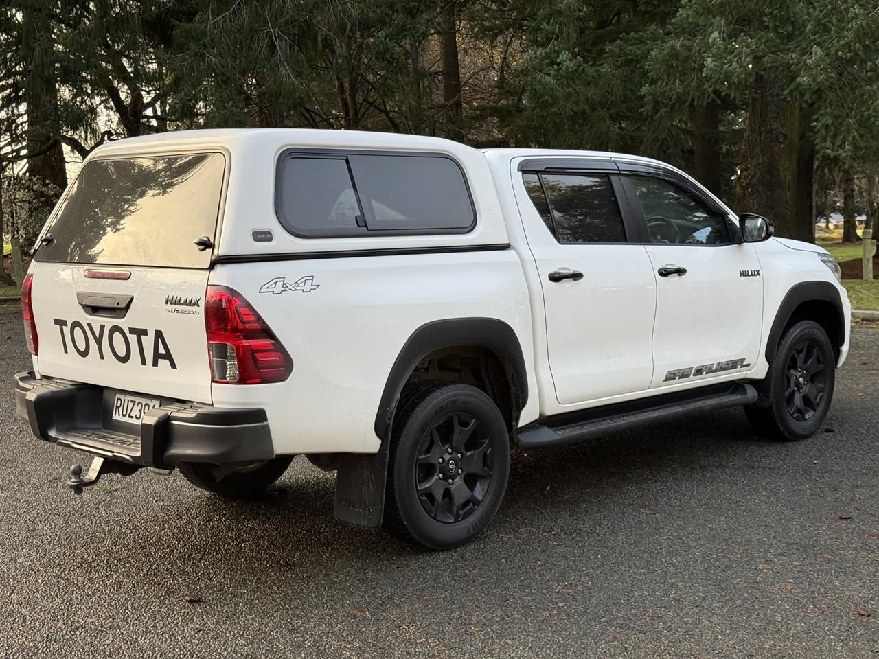 Vehicle image 5
