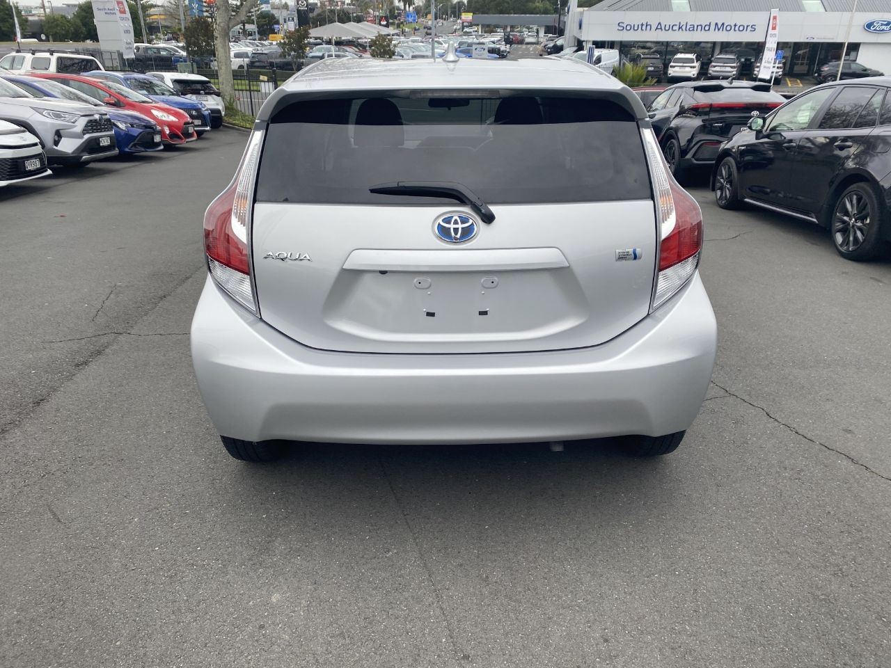 Vehicle image 3