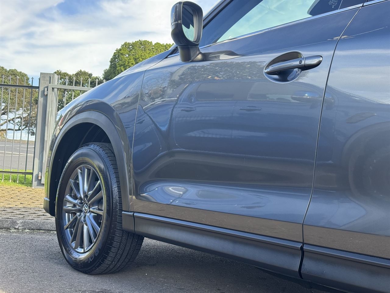 Vehicle image 5