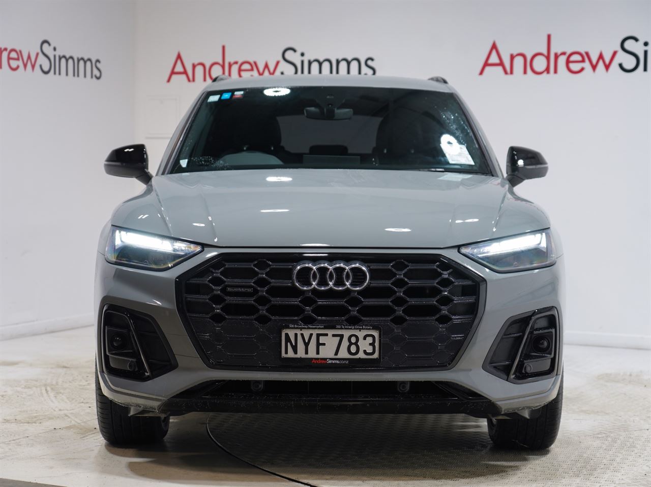 Vehicle image 4