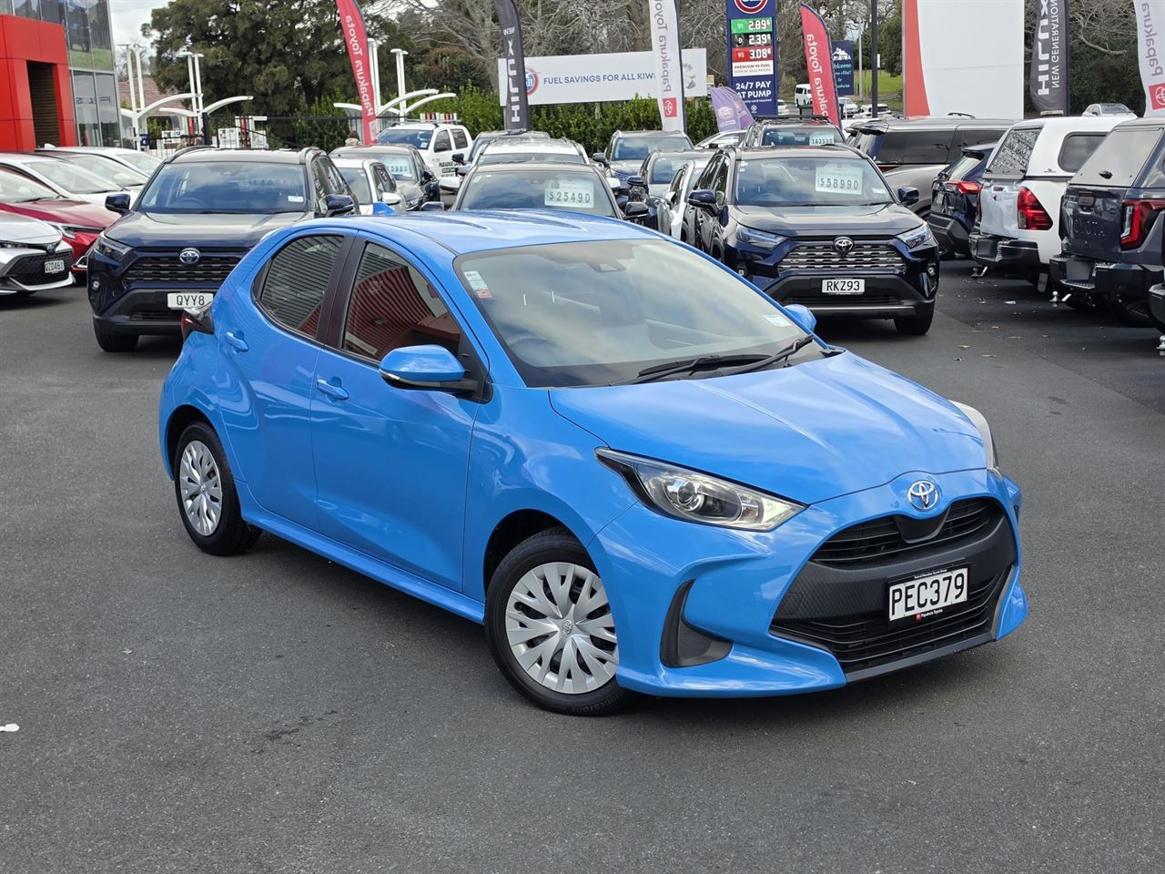 Vehicle image 3