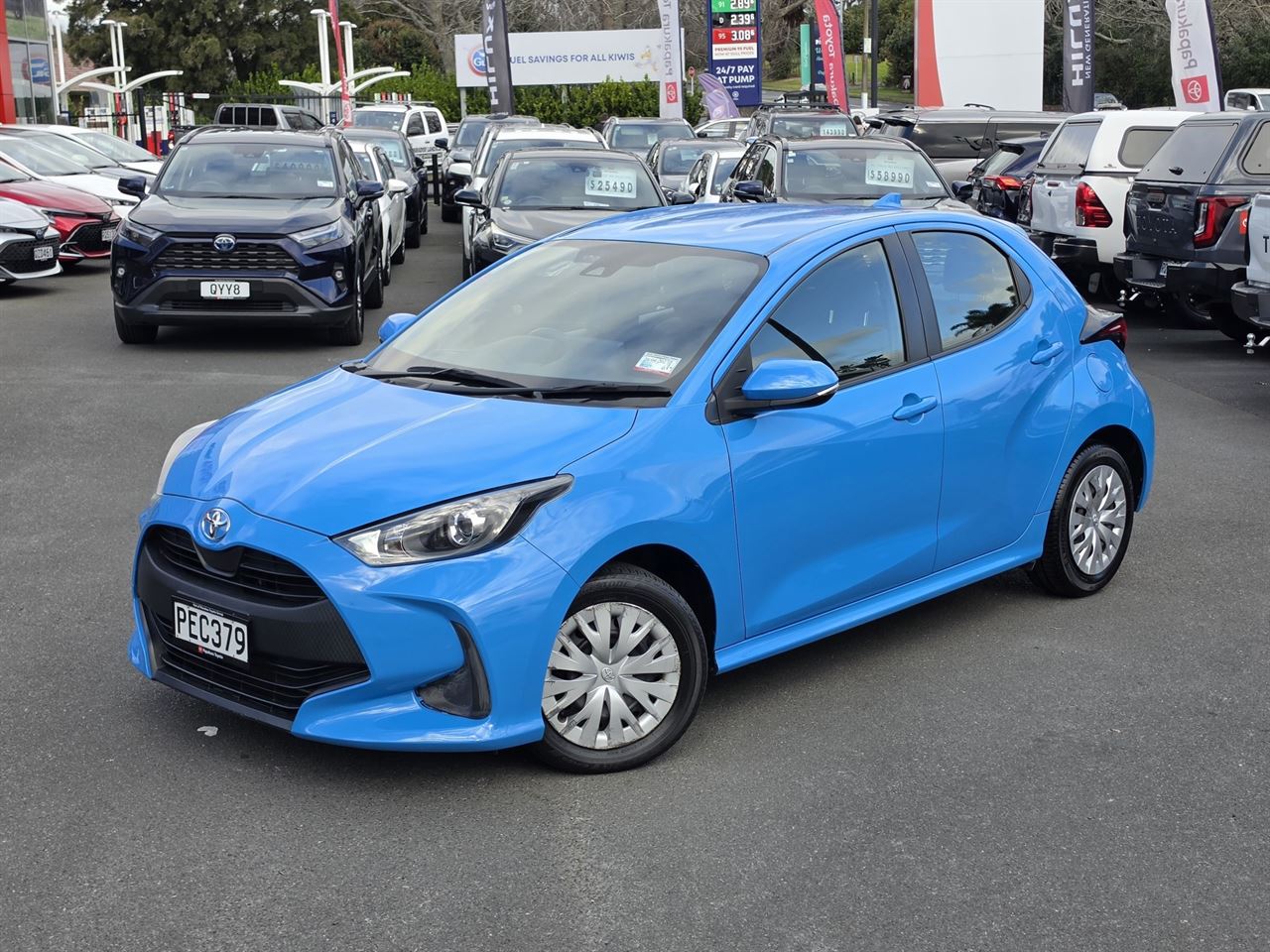 Vehicle image 5