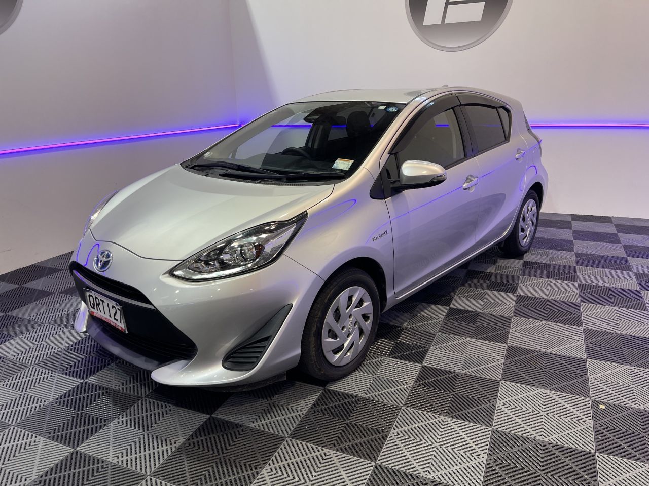 Vehicle image 3