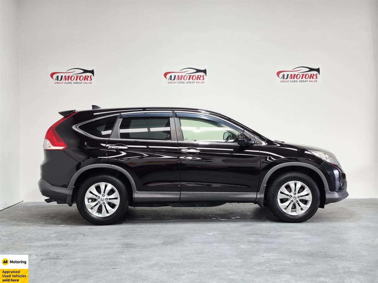 Vehicle image 3