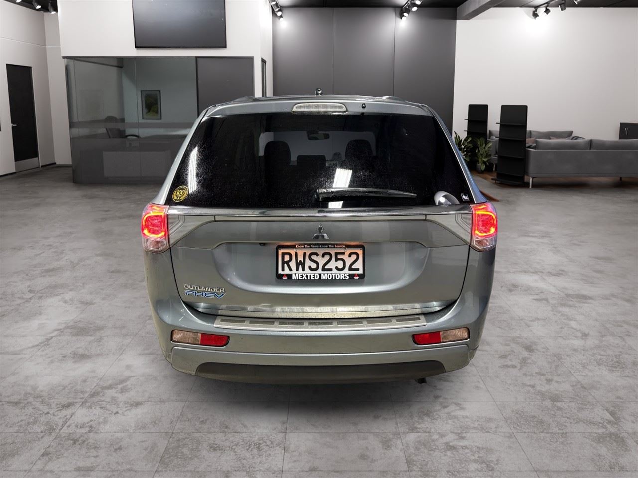 Vehicle image 5