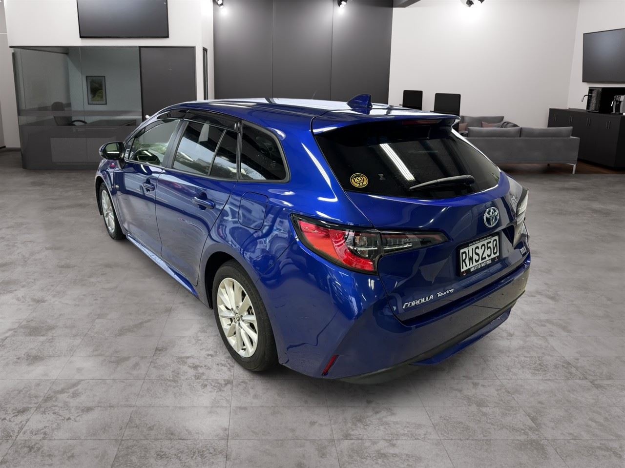 Vehicle image 4