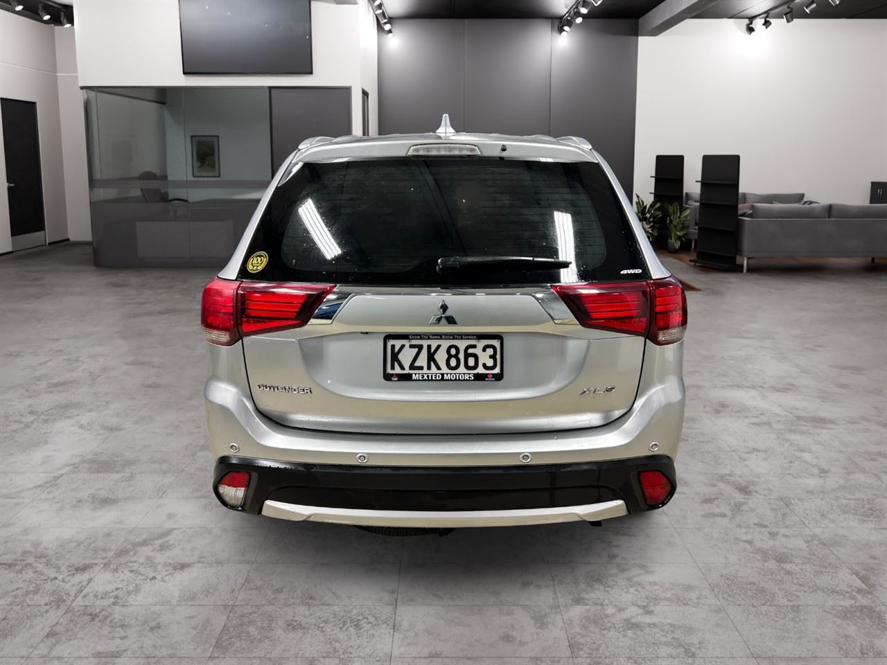 Vehicle image 5